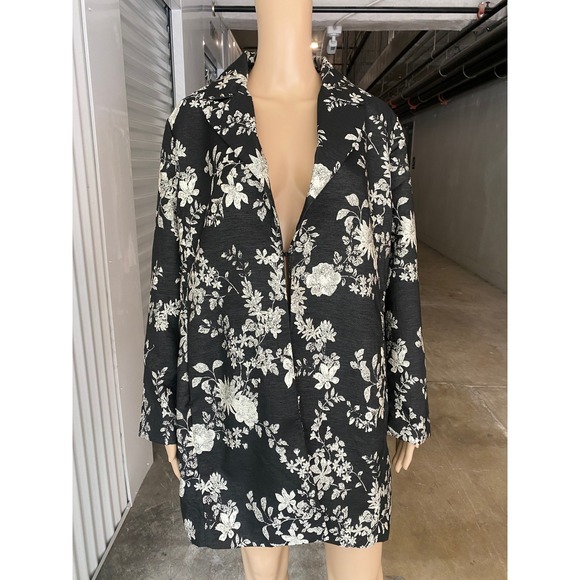 Chico's Women's Open Front Floral Blazer Jacket Black Ivory Rayon Blend Size 2 L - Picture 1 of 9
